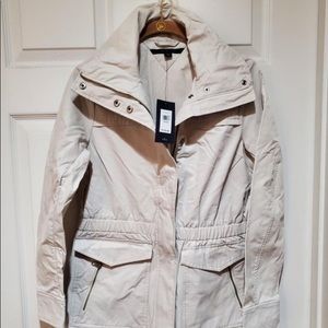 Light weight rain jacket